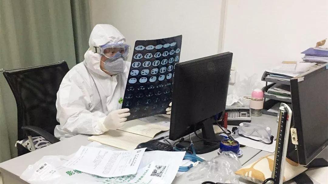 七一二所門診部負責(zé)人、后勤服務(wù)中心副主任李浩